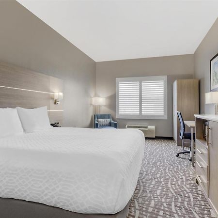 Best Western Plus Lake Elsinore Inn & Suites Zewnętrze zdjęcie