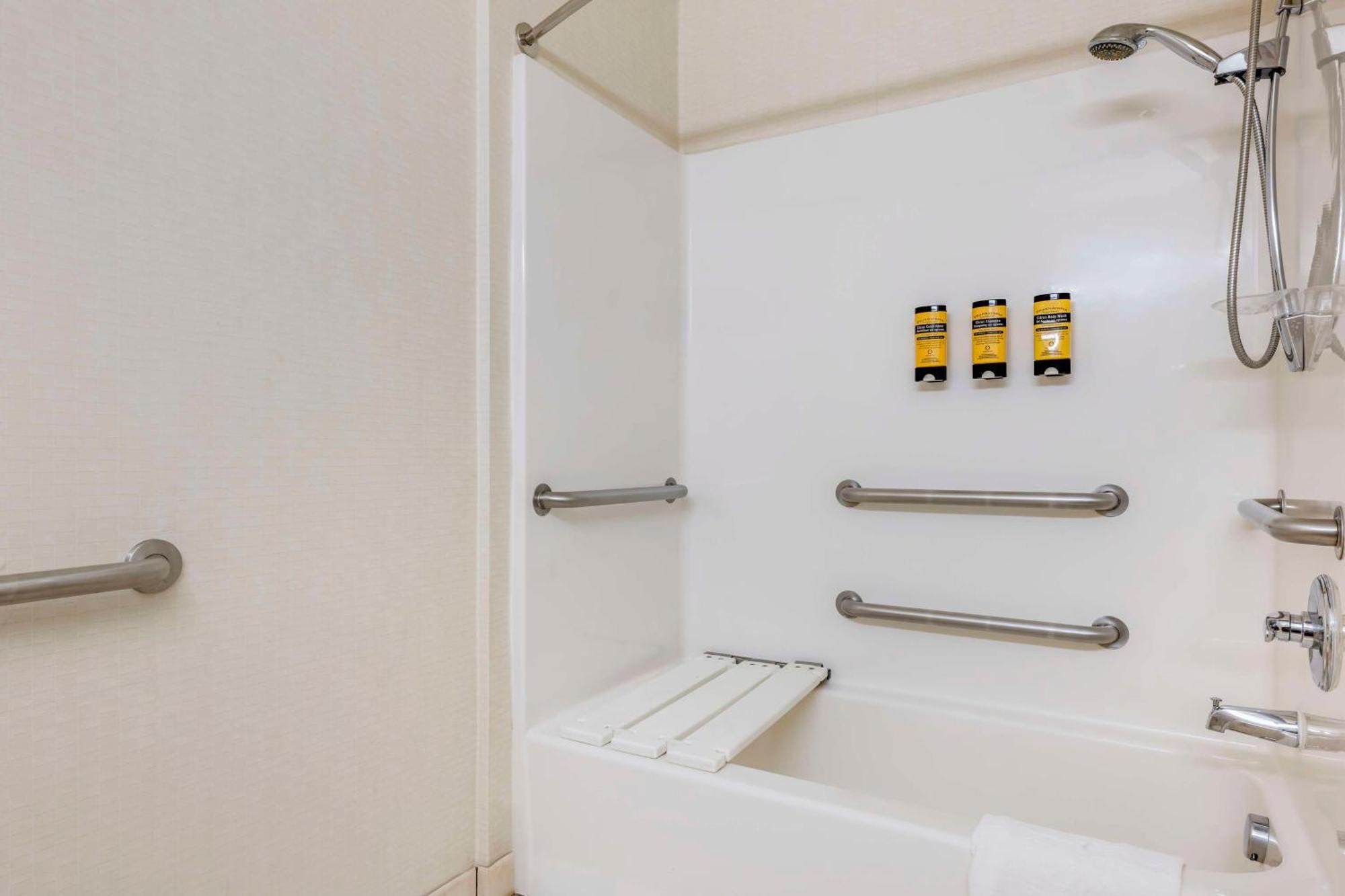 Best Western Plus Lake Elsinore Inn & Suites Zewnętrze zdjęcie